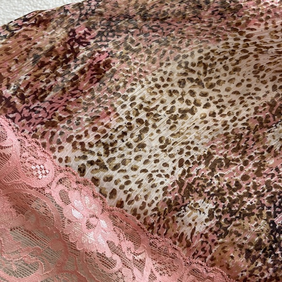 Dizzy Lizzy Sheer Top - Picture 5 of 5